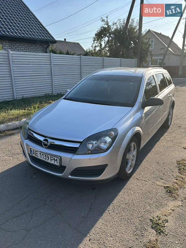 Универсал Opel Astra 2005 в Днепре