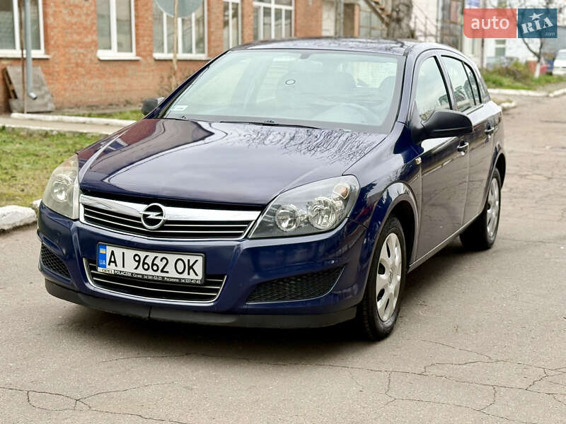 Хэтчбек Opel Astra 2011 в Виннице
