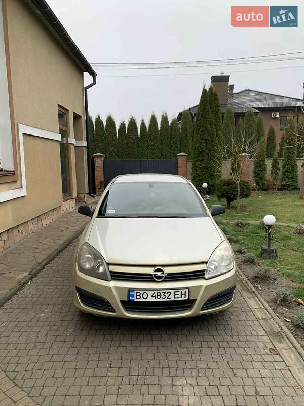 Хэтчбек Opel Astra 2004 в Луцке