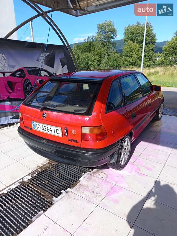 Хэтчбек Opel Astra 1994 в Великом Березном Хэтчбек Opel Astra 1994 в Великом Березном