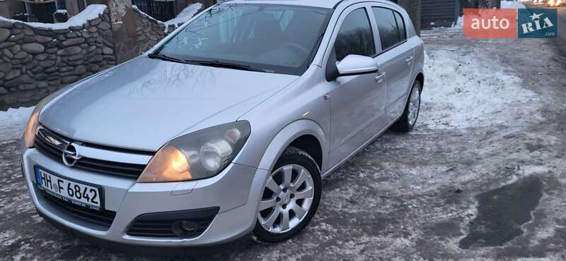 Хэтчбек Opel Astra 2005 в Луцке