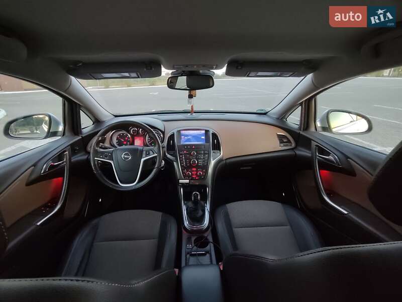 Универсал Opel Astra 2012 в Львове Универсал Opel Astra 2012 в Львове