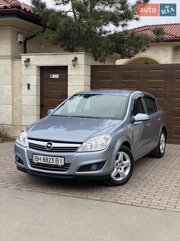 Хэтчбек Opel Astra 2007 в Одессе
