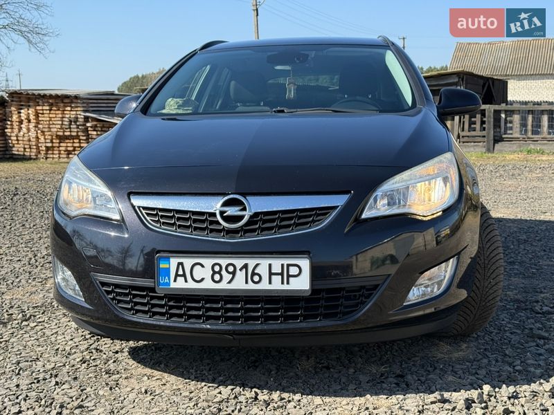 Универсал Opel Astra 2011 в Луцке Универсал Opel Astra 2011 в Луцке