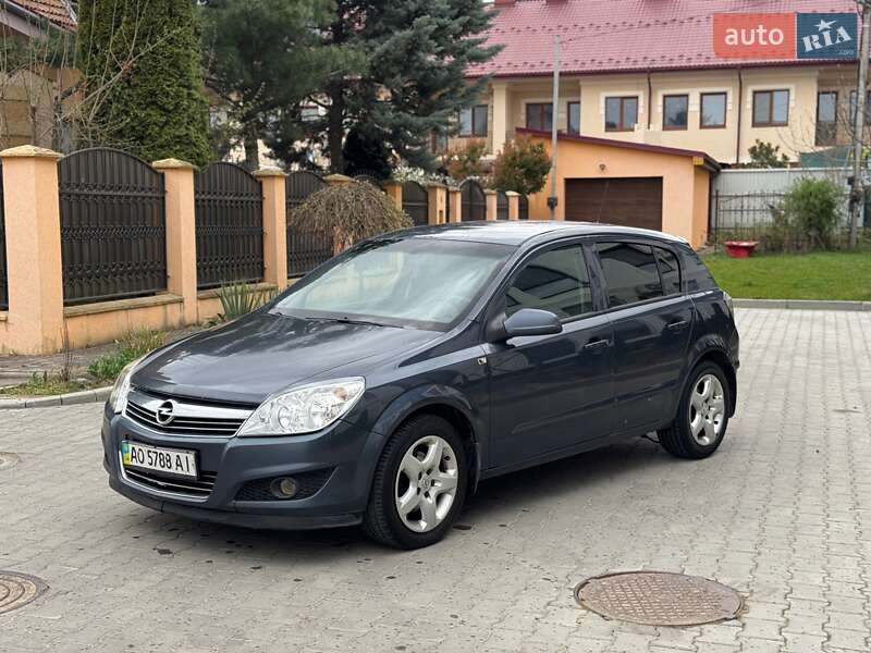 Хэтчбек Opel Astra 2007 в Ужгороде