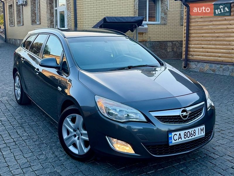 Универсал Opel Astra 2011 в Умани