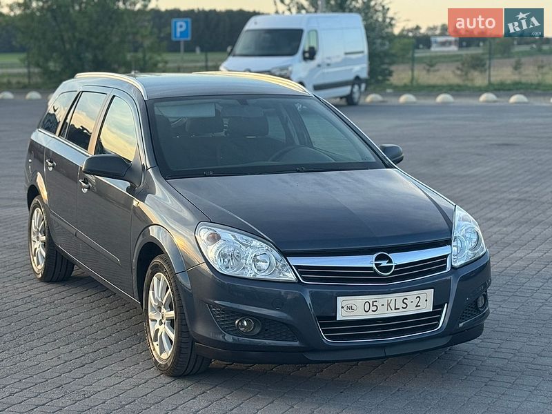 Универсал Opel Astra 2008 в Радивилове