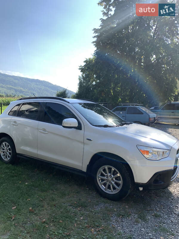 Позашляховик / Кросовер Mitsubishi ASX 2011 в Берегомету