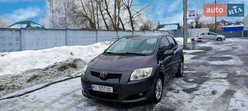 Хэтчбек Toyota Auris 2007 в Буче Хэтчбек Toyota Auris 2007 в Буче