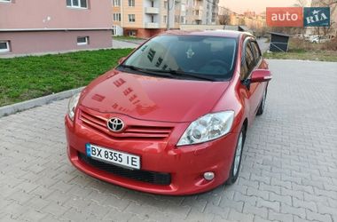Хетчбек Toyota Auris 2010 в Хмельницькому Хетчбек Toyota Auris 2010 в Хмельницькому