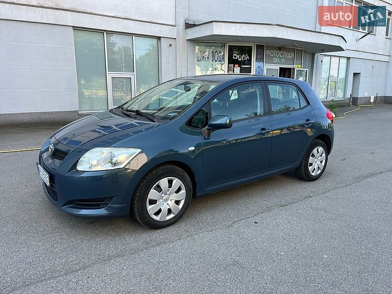 Хэтчбек Toyota Auris 2008 в Киеве