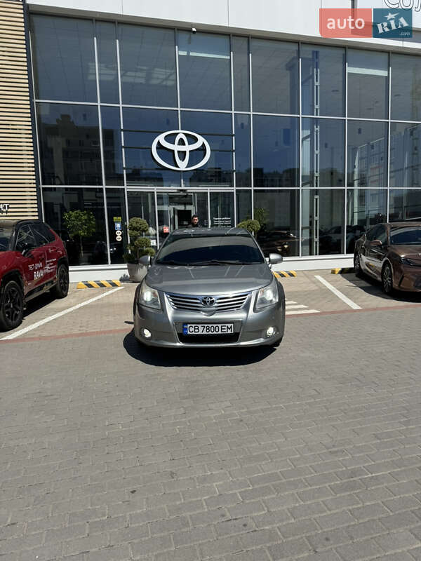 Седан Toyota Avensis 2011 в Чернигове