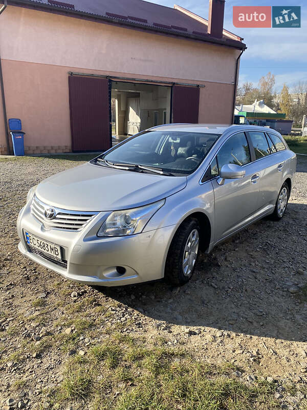 Універсал Toyota Avensis 2011 в Новояворівську
