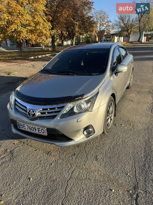 Седан Toyota Avensis 2012 в Николаеве