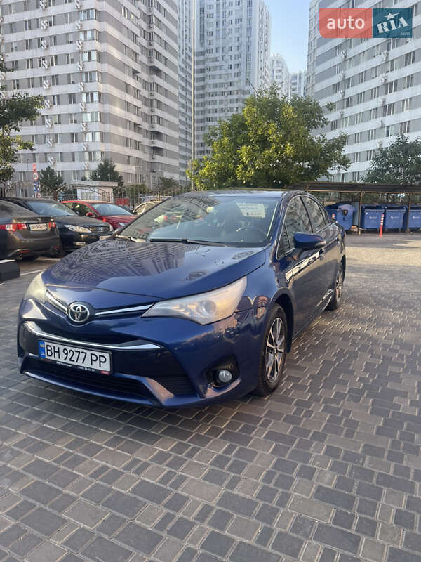 Седан Toyota Avensis 2016 в Одессе