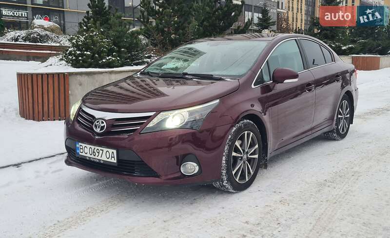 Седан Toyota Avensis 2012 в Львове