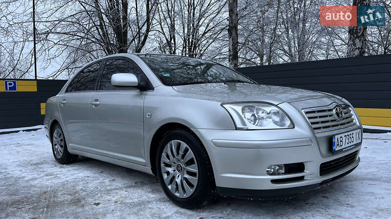 Седан Toyota Avensis 2005 в Ровно