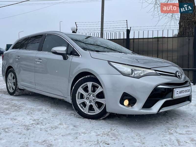 Универсал Toyota Avensis 2015 в Киеве