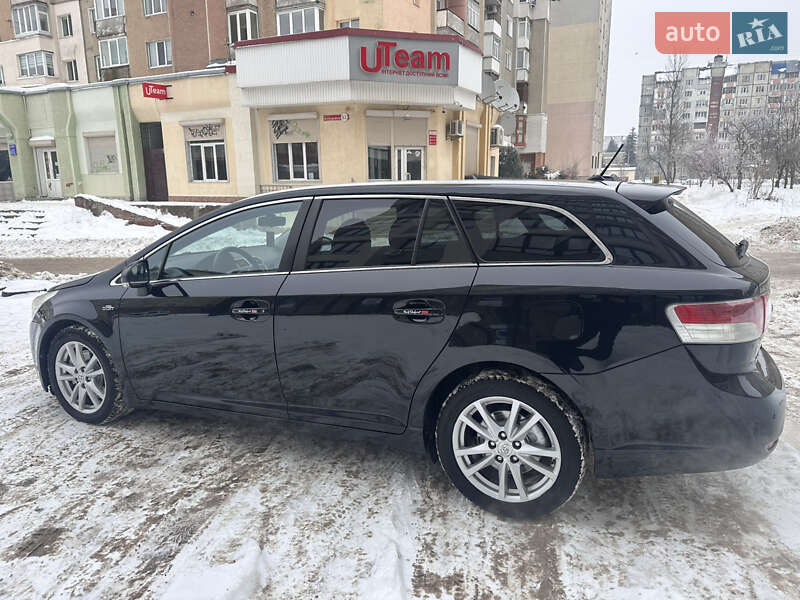 Универсал Toyota Avensis 2010 в Ивано-Франковске