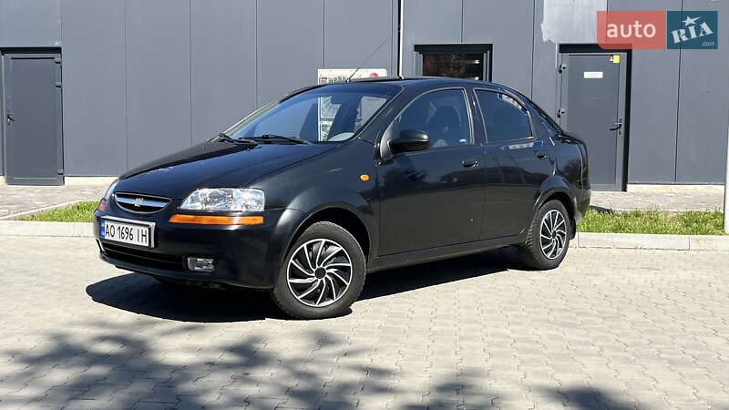 Седан Chevrolet Aveo 2005 в Ужгороде