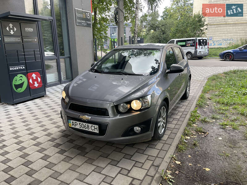 Хэтчбек Chevrolet Aveo 2012 в Киеве