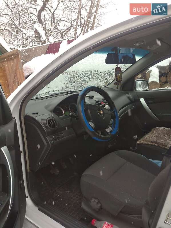 Хэтчбек Chevrolet Aveo 2010 в Ужгороде