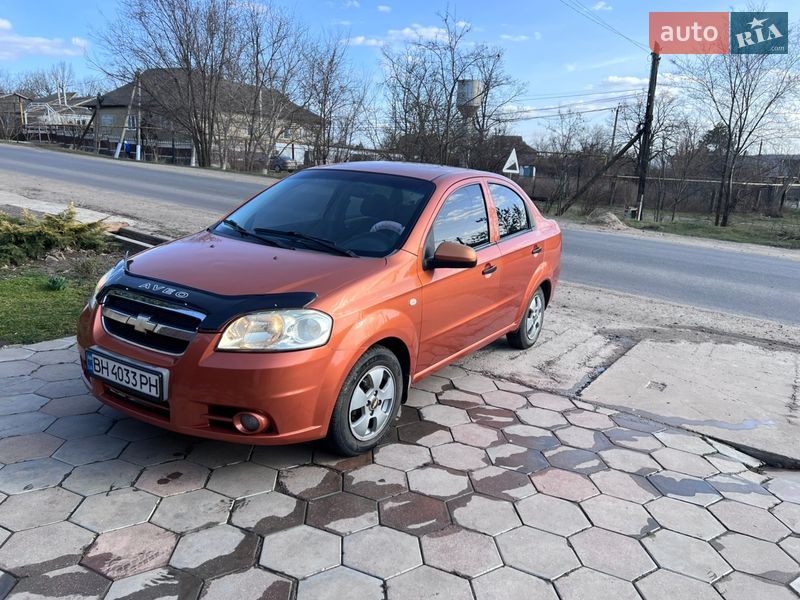 Седан Chevrolet Aveo 2007 в Тарутине