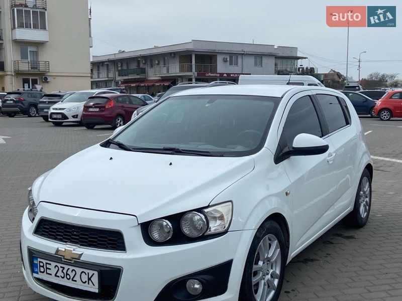 Хэтчбек Chevrolet Aveo 2011 в Ужгороде