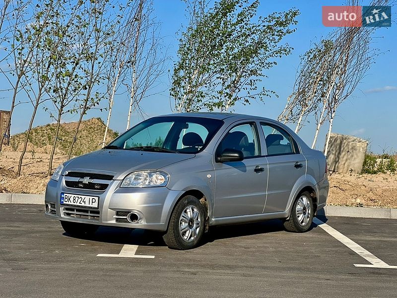 Седан Chevrolet Aveo 2006 в Ровно