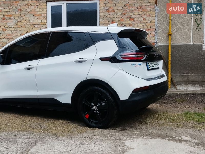 Хэтчбек Chevrolet Bolt EV 2023 в Золочеве