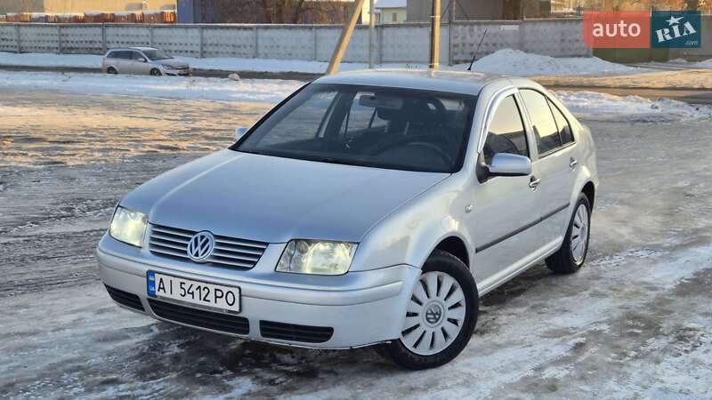 Седан Volkswagen Bora 2001 в Буче