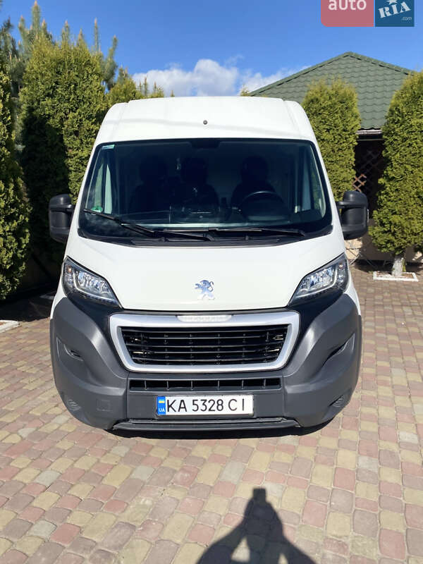 Вантажний фургон Peugeot Boxer 2017 в Луцьку