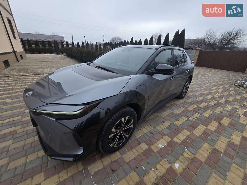 Внедорожник / Кроссовер Toyota bZ4X 2022 в Кропивницком