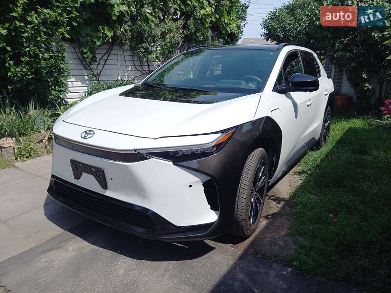 Внедорожник / Кроссовер Toyota bZ4X 2023 в Черкассах