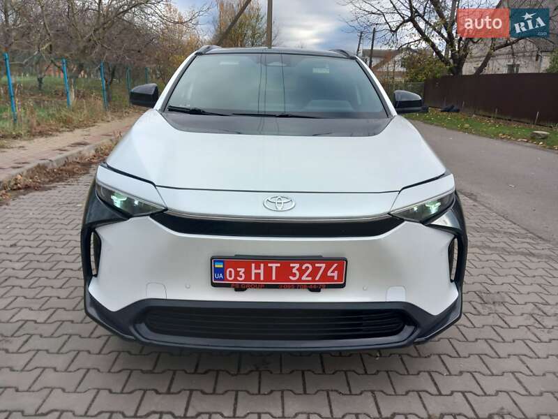 Внедорожник / Кроссовер Toyota bZ4X 2023 в Луцке