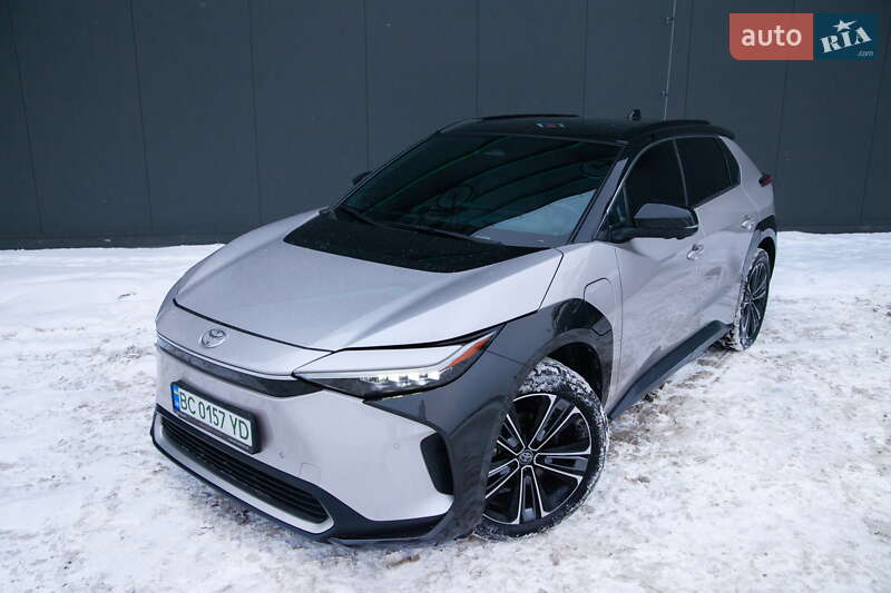 Внедорожник / Кроссовер Toyota bZ4X 2023 в Киеве
