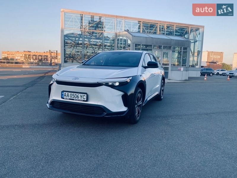 Внедорожник / Кроссовер Toyota bZ4X 2023 в Киеве