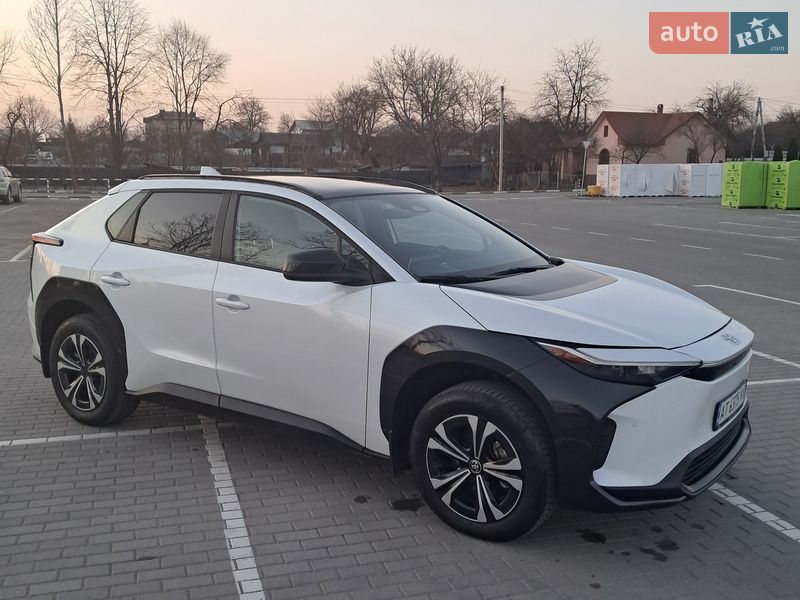 Внедорожник / Кроссовер Toyota bZ4X 2024 в Коломые