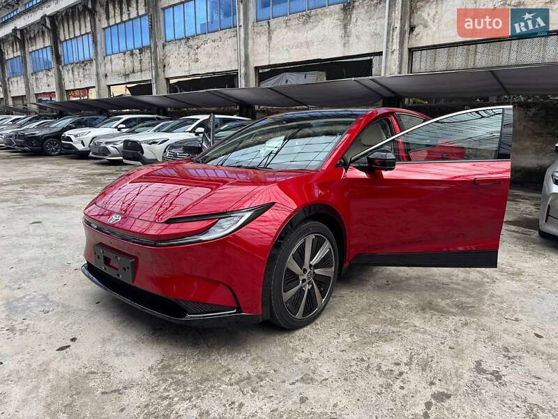 Внедорожник / Кроссовер Toyota bZ5 2025 в Киеве