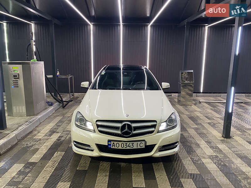 Купе Mercedes-Benz C-Class 2011 в Ужгороде
