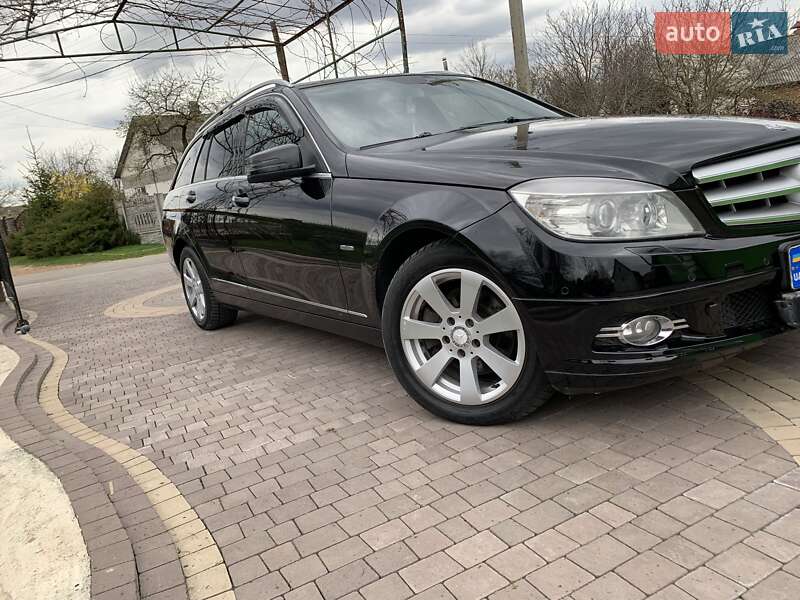 Универсал Mercedes-Benz C-Class 2010 в Тернополе