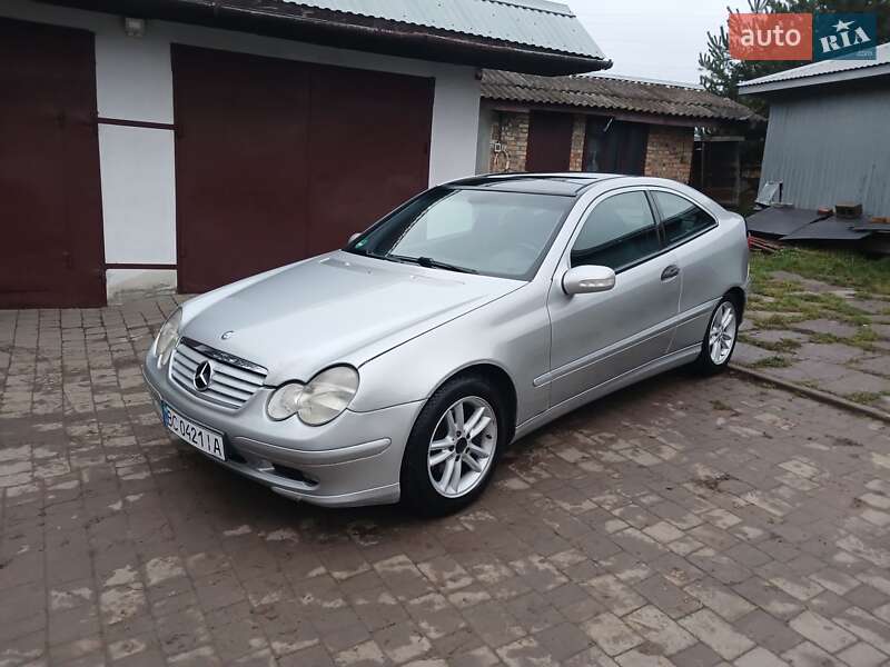Купе Mercedes-Benz C-Class 2001 в Львове Купе Mercedes-Benz C-Class 2001 в Львове