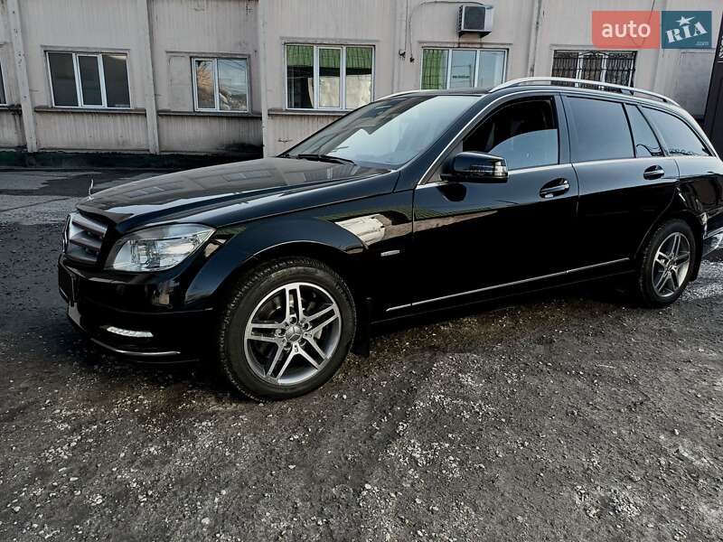 Универсал Mercedes-Benz C-Class 2010 в Каменском