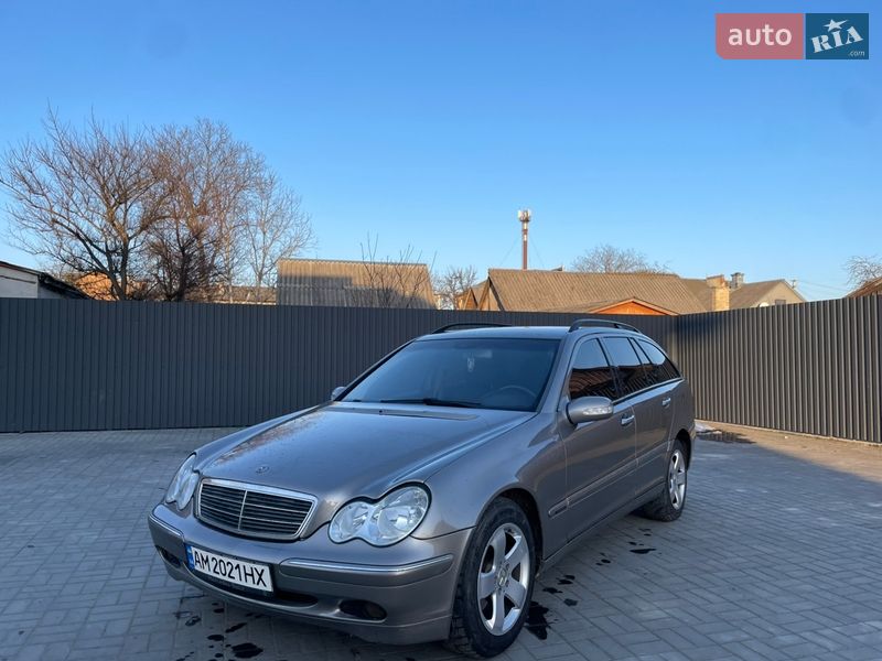 Универсал Mercedes-Benz C-Class 2002 в Костополе
