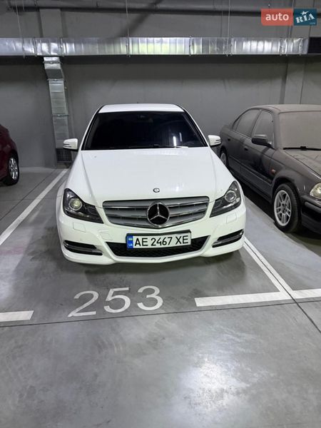 Седан Mercedes-Benz C-Class 2013 в Днепре Седан Mercedes-Benz C-Class 2013 в Днепре