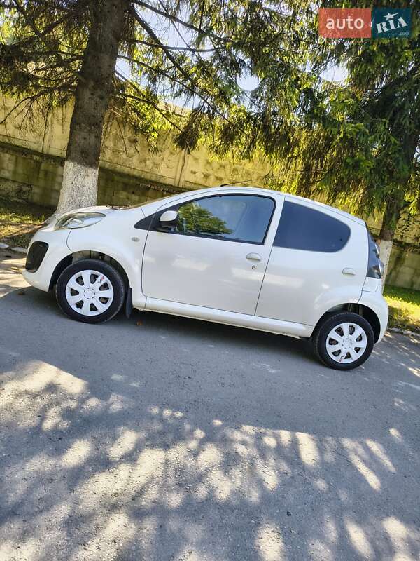 Хэтчбек Citroen C1 2012 в Хоросткове Хэтчбек Citroen C1 2012 в Хоросткове