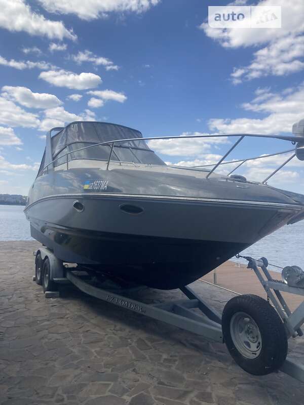 Моторна яхта Larson Cabrio 2007 в Дніпрі