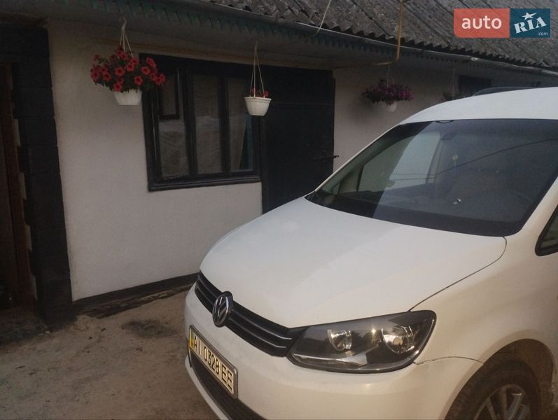 Минивэн Volkswagen Caddy 2010 в Корце