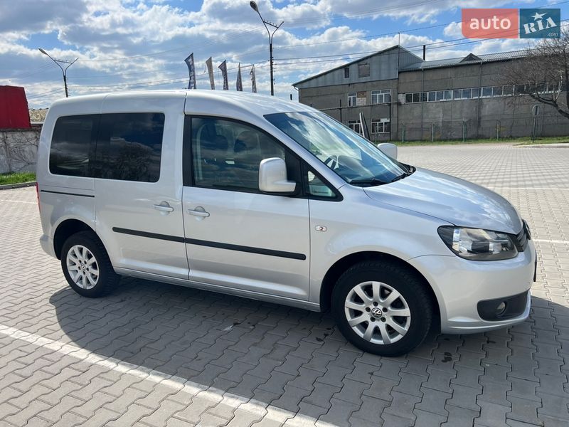 Минивэн Volkswagen Caddy 2011 в Нововолынске Минивэн Volkswagen Caddy 2011 в Нововолынске