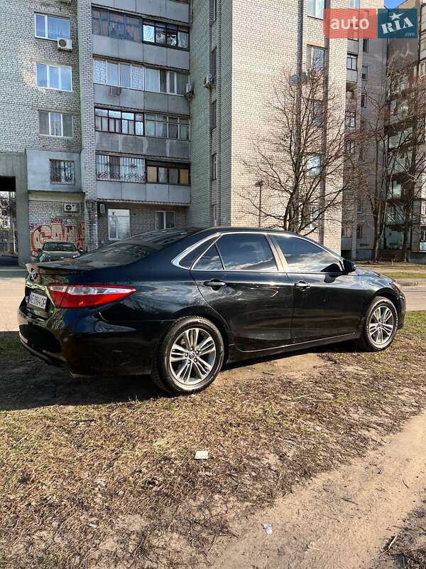 Седан Toyota Camry 2015 в Днепре